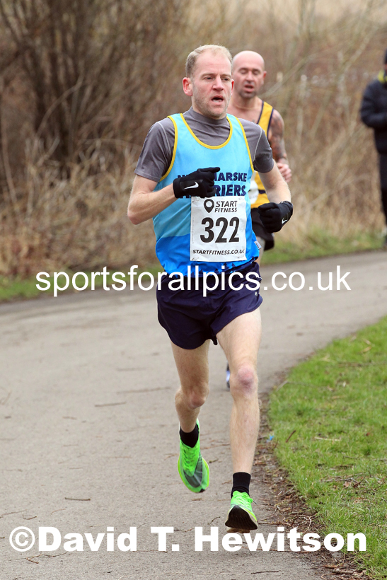 Senior men and veteran men over-40s NECAA Road Relay Champs., Hetton Lyons Park, Hetton le Hole, County Durham. Photo: David T. Hewitson/Sports for All Pics
